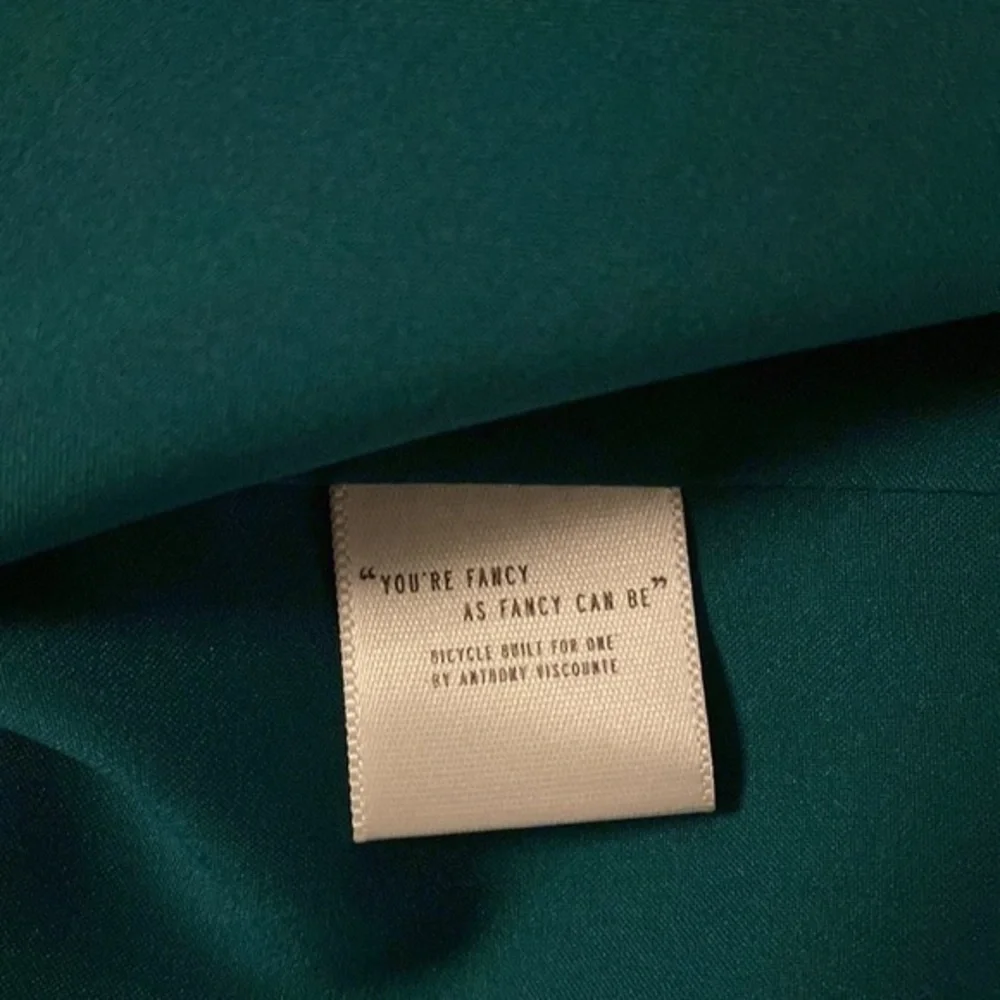 Camilyn Beth The Go Go Green Satin Ruffle Collar Sleeveless Dress 2 GG5